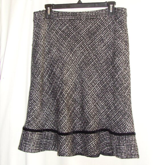 GAP Black & Gray TWEEDY WOOL Blend RUFFLE Hem SKIRT Sz 10 - Picture 1 of 6